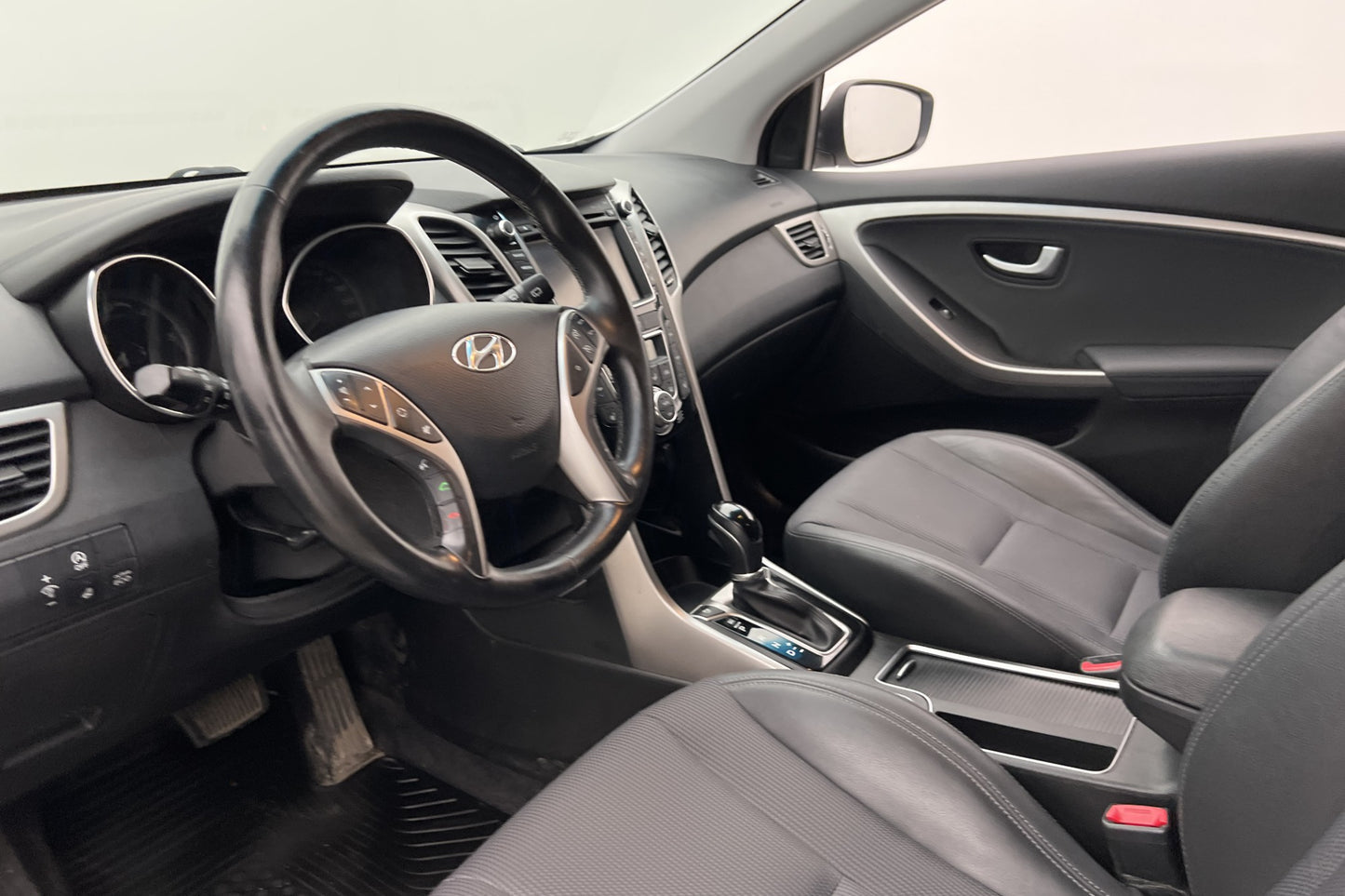 Hyundai i30 CRDi 136hk Premium Värmare Kamera Navi 0.42L/mil