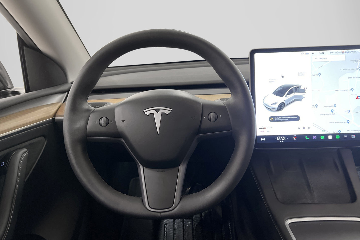 Tesla Model Y Long Range AWD 345hk Autopilot Svensksåld