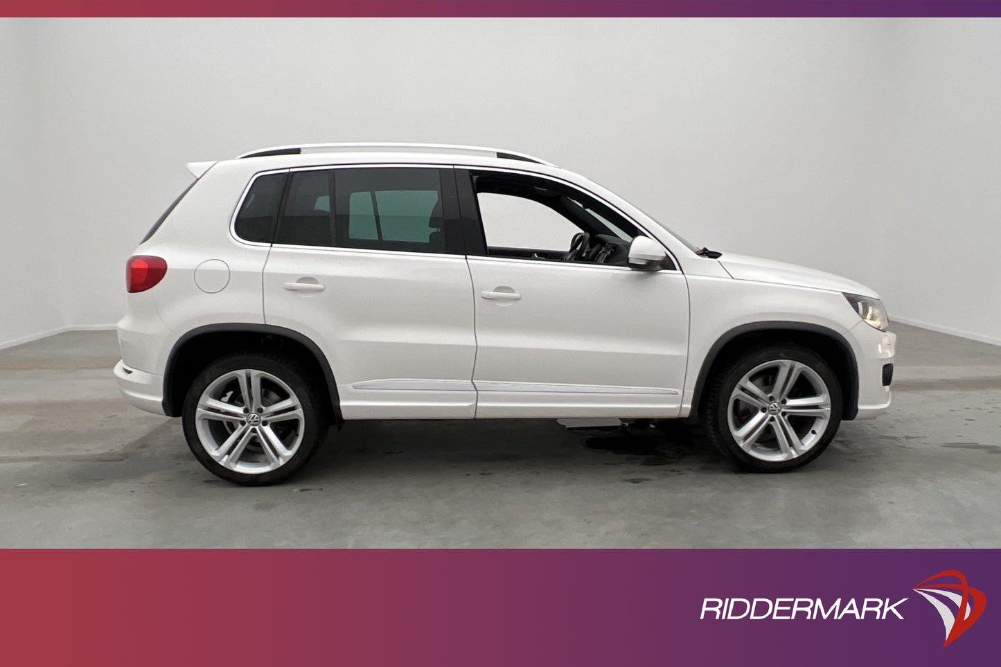 Volkswagen Tiguan 1.4 TSI 160hk 4M R-Line M-Värmare B-Kamera