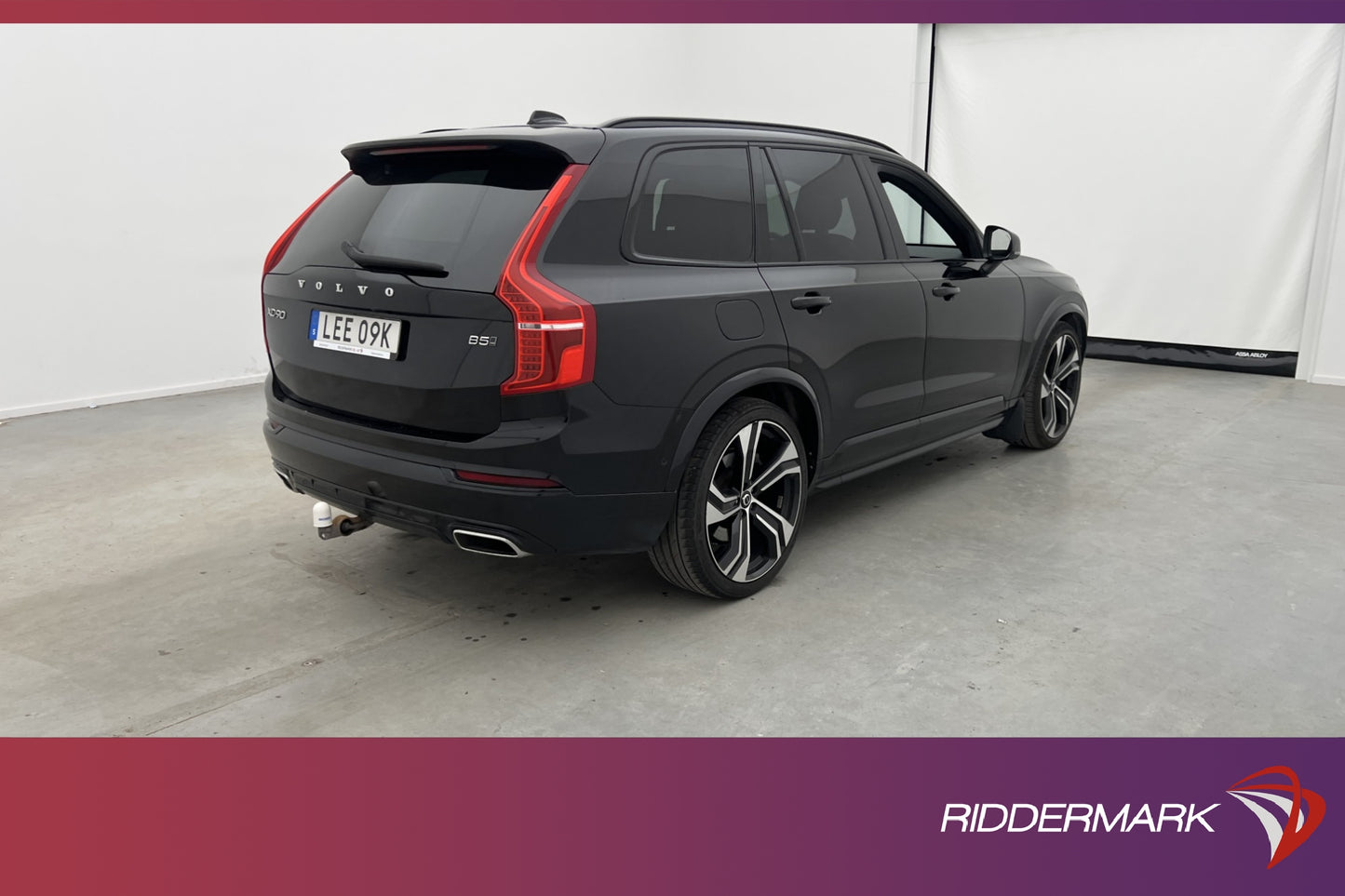 Volvo XC90 B5 AWD R-Design 7-Sits VOC Luft Pano B&W HUD Drag