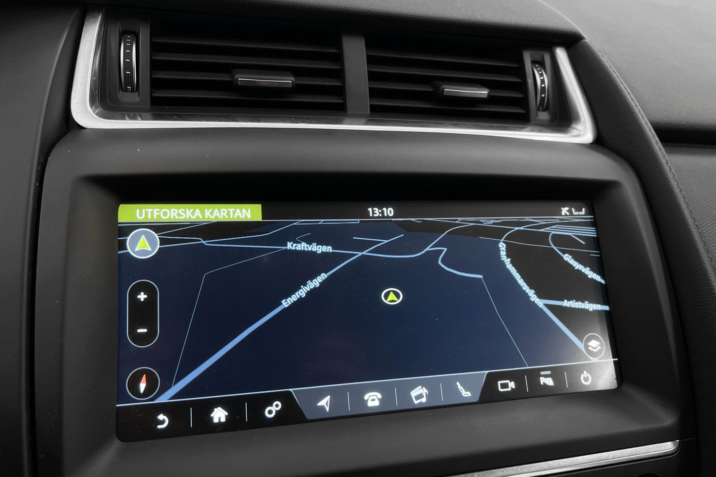 Jaguar E-Pace D150 AWD Navi B-Kamera Carplay Lane Assist BT