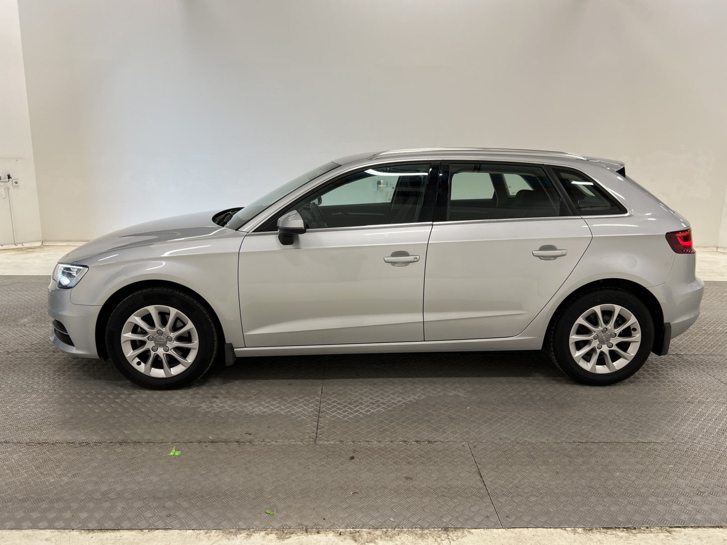 Audi A3 Sportback 1.2 TFSI 105hk Attraction Värmare Sensorer