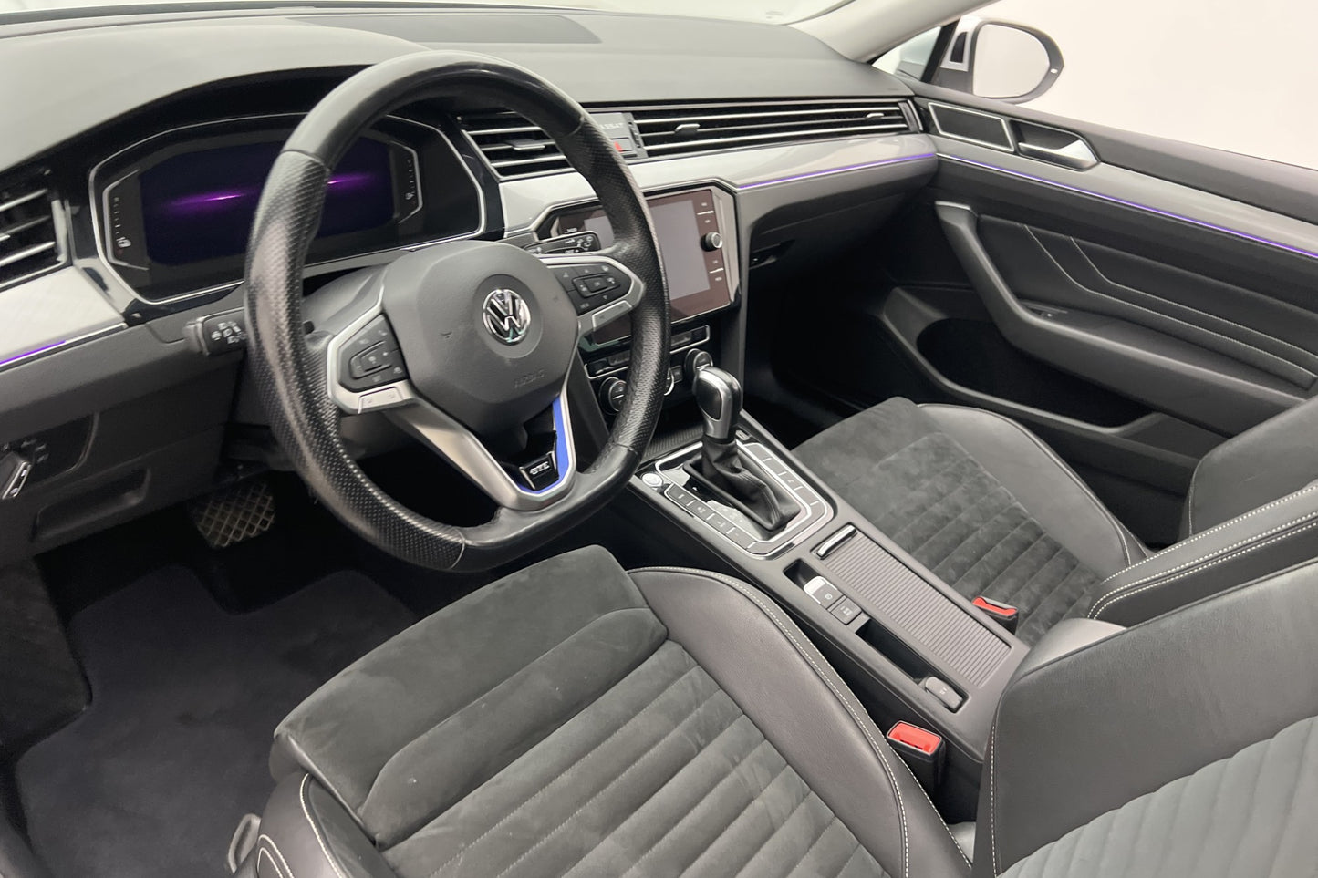 Volkswagen Passat GTE 218hk Executive Cockpit Värm Navi Drag