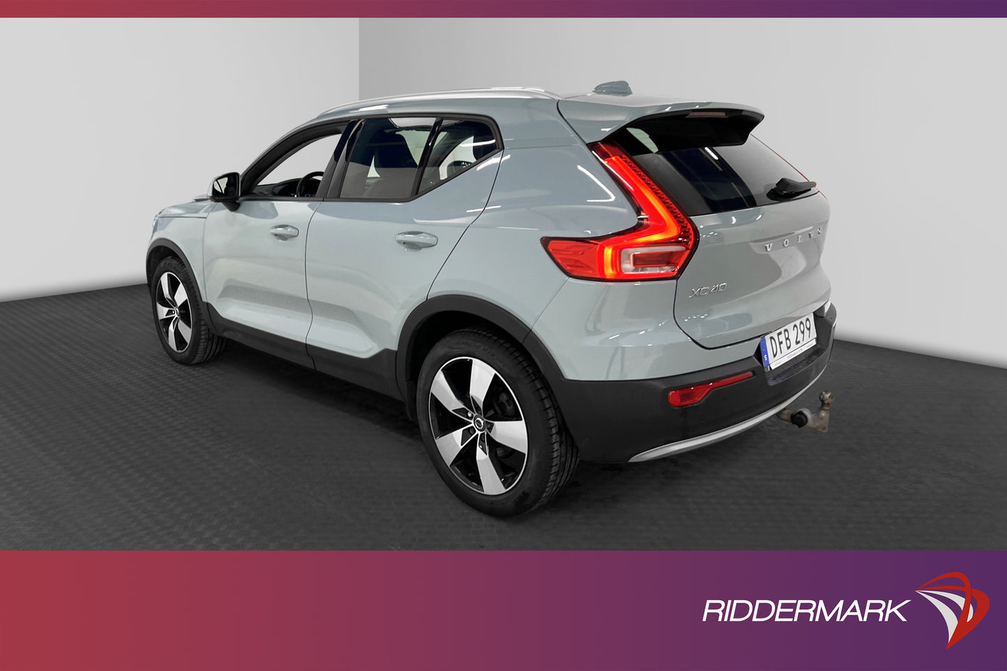 Volvo XC40 D4 AWD VOC D-värme Pano 360° Navi HiFi Skinn Drag