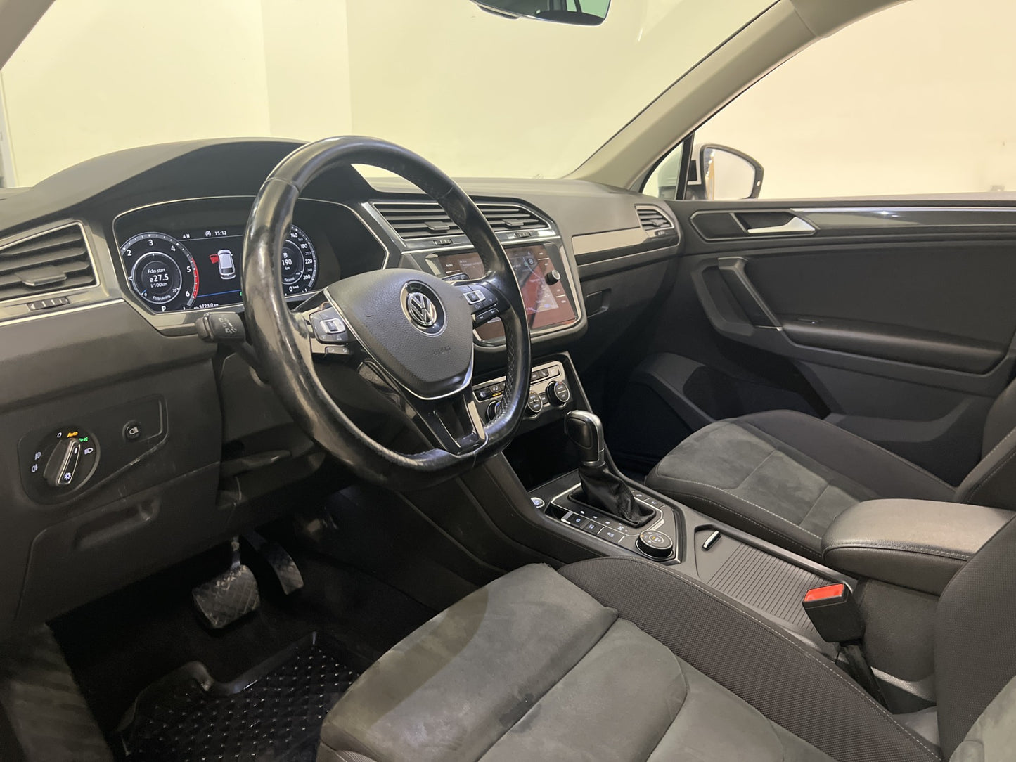 Volkswagen Tiguan 2.0 TDI 4M 190hk D-värm Cockpit 360°  Drag