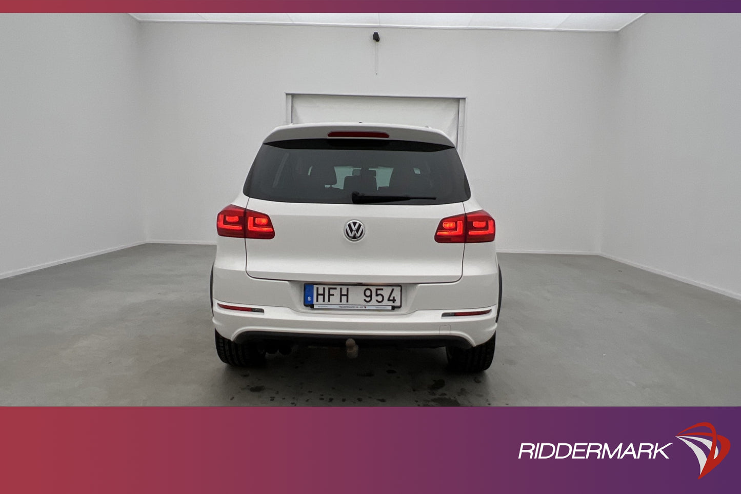 Volkswagen Tiguan 1.4 TSI 160hk 4M R-Line M-Värmare B-Kamera