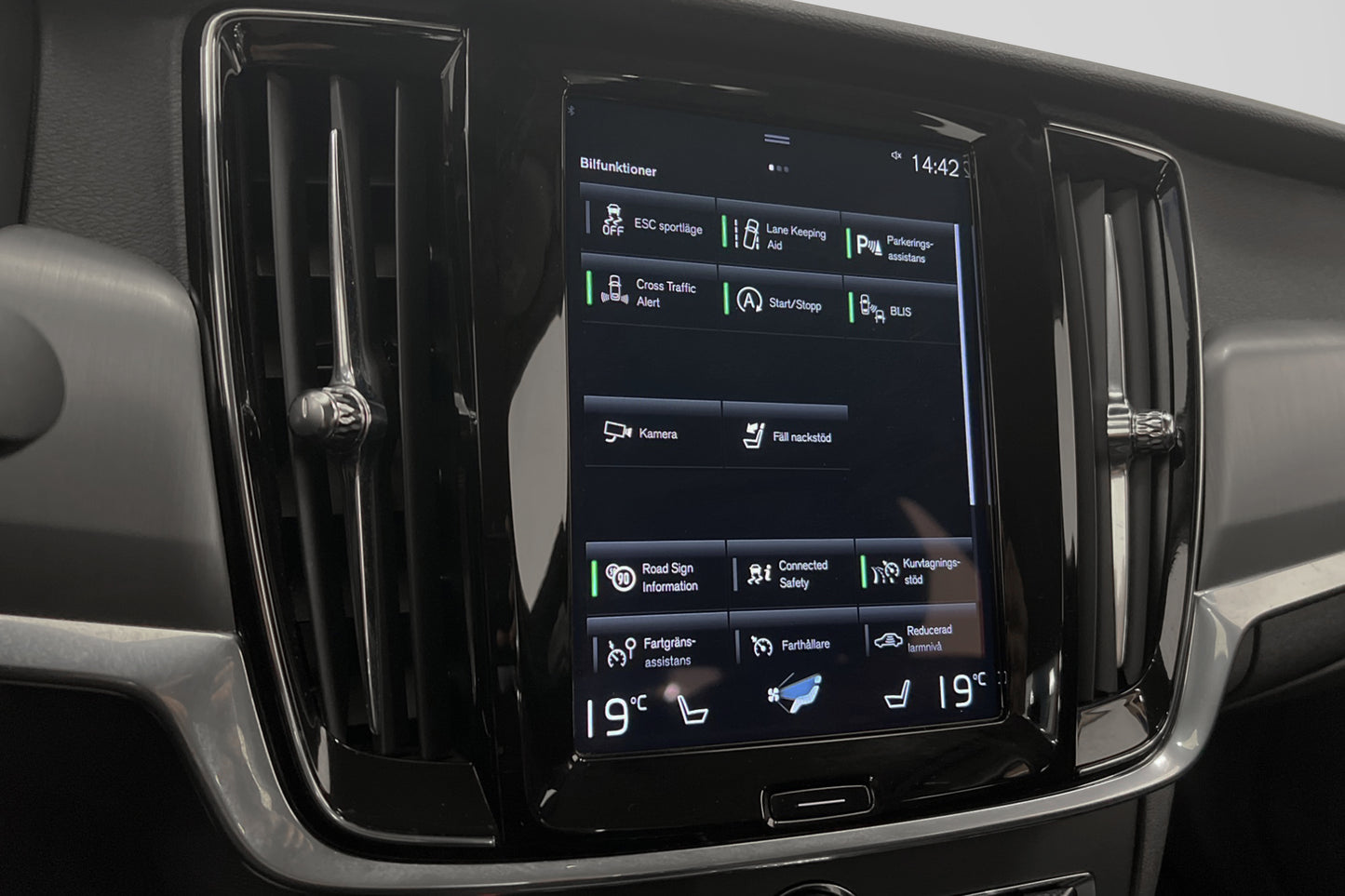 Volvo S90 T4 190hk Voc B-Värm Skinn Drag Nav Carplay Keyless