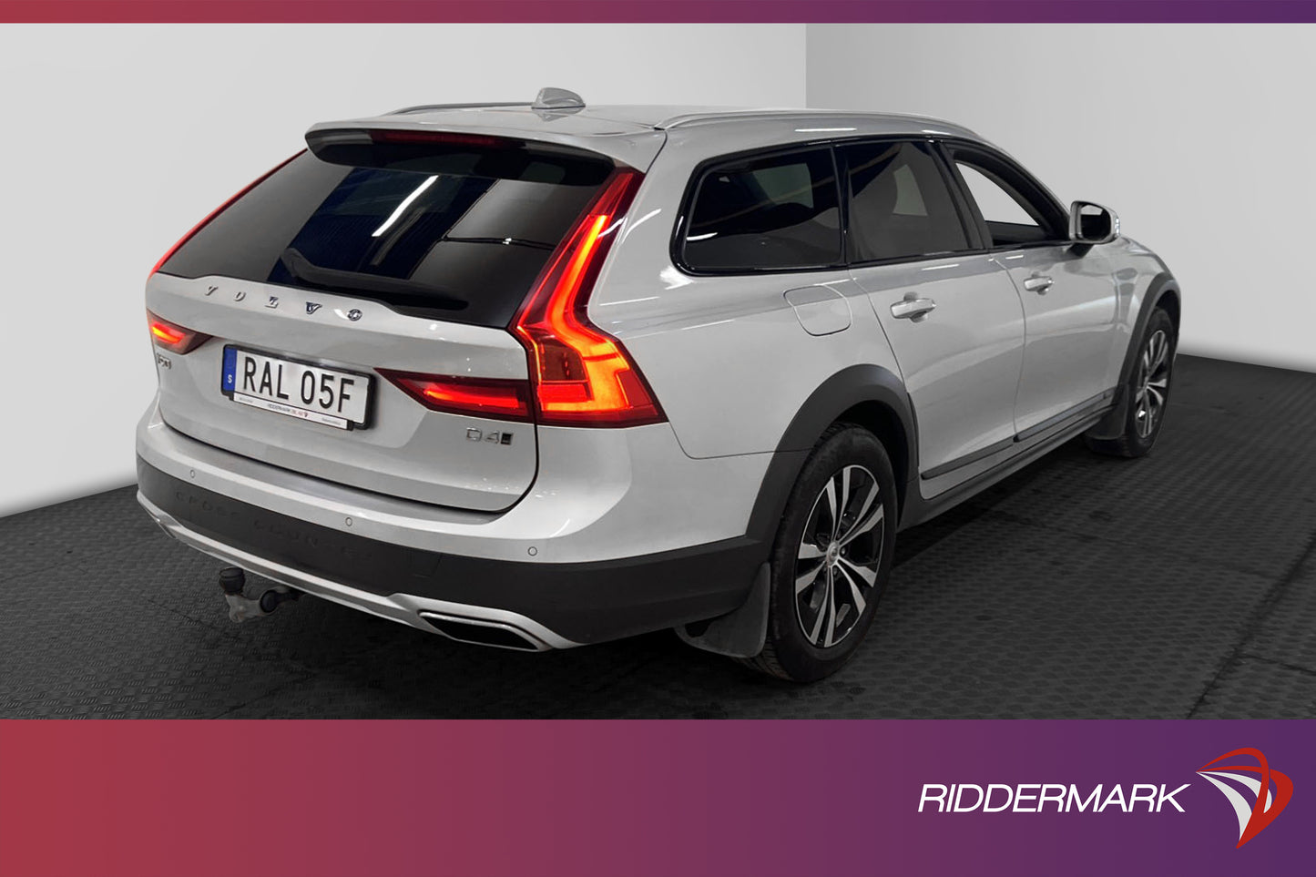 Volvo V90 Cross Country D4 AWD Navi B-kamera BLIS D-värm VOC