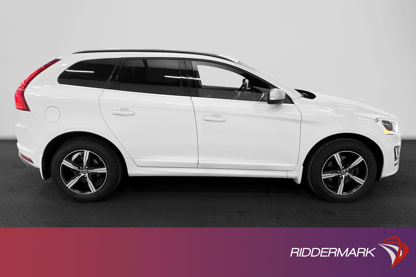 Volvo XC60 D4 R-Design VOC Värmare H/K Pano Drag Navigation