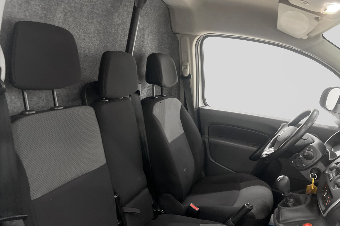 Nissan NV250 Dragkrok B-Kamera Farthållare 0.45L/Mil MOMS