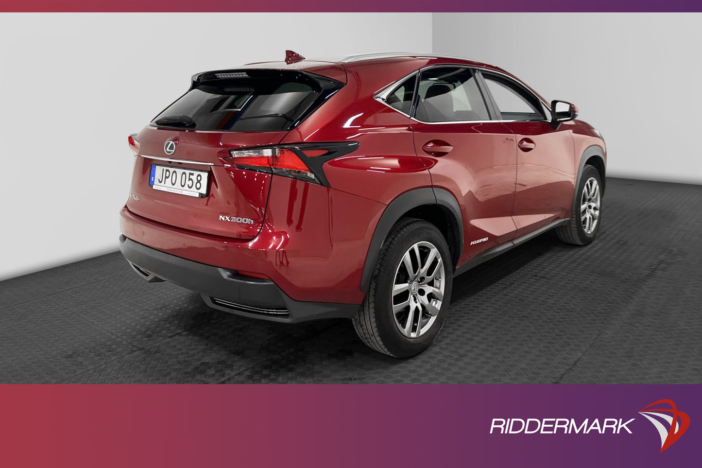 Lexus NX 300h AWD 197hk Kamera Skinn Rattvärme Välservad