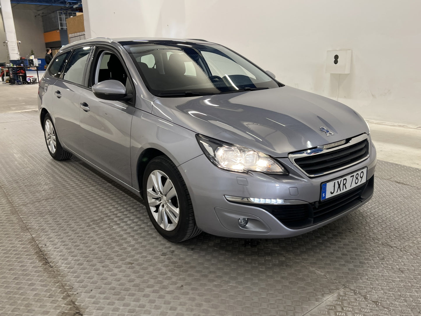 Peugeot 308 SW 1.2 e-THP 110hk  Active Pano P-sensor 1-ägare