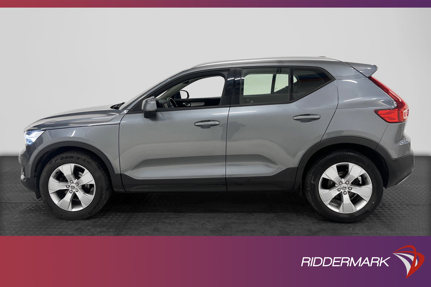 Volvo XC40 T3 156hk Momentum Pano VOC Sensorer Välservad