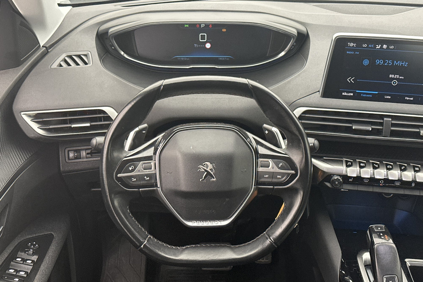 Peugeot 5008 1.2 PureTech 130hk 7-Sits M-Värm Cockpit Drag