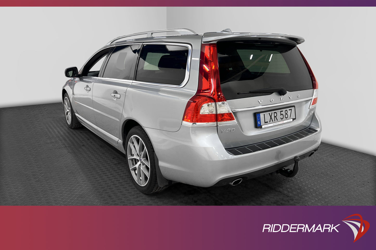 Volvo V70 D4  Classic Summum Taklucka Skinn Navi D-värm VOC