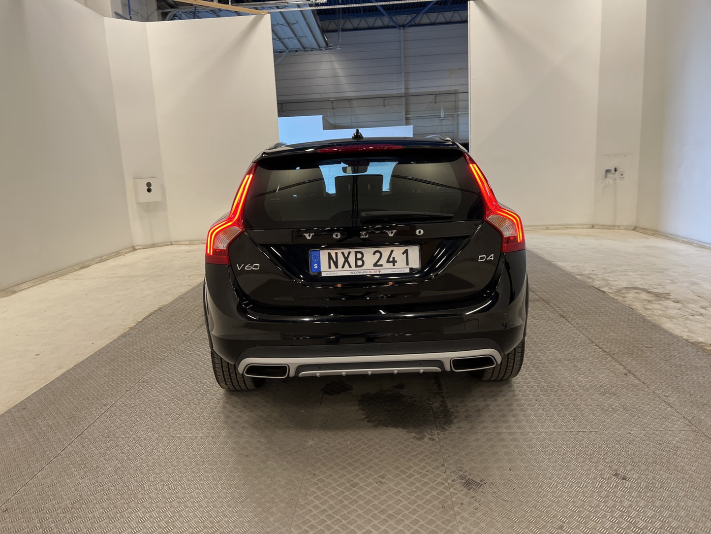 Volvo V60 D4 Cross Country  VOC D-värm T-lucka Skinn Keyless