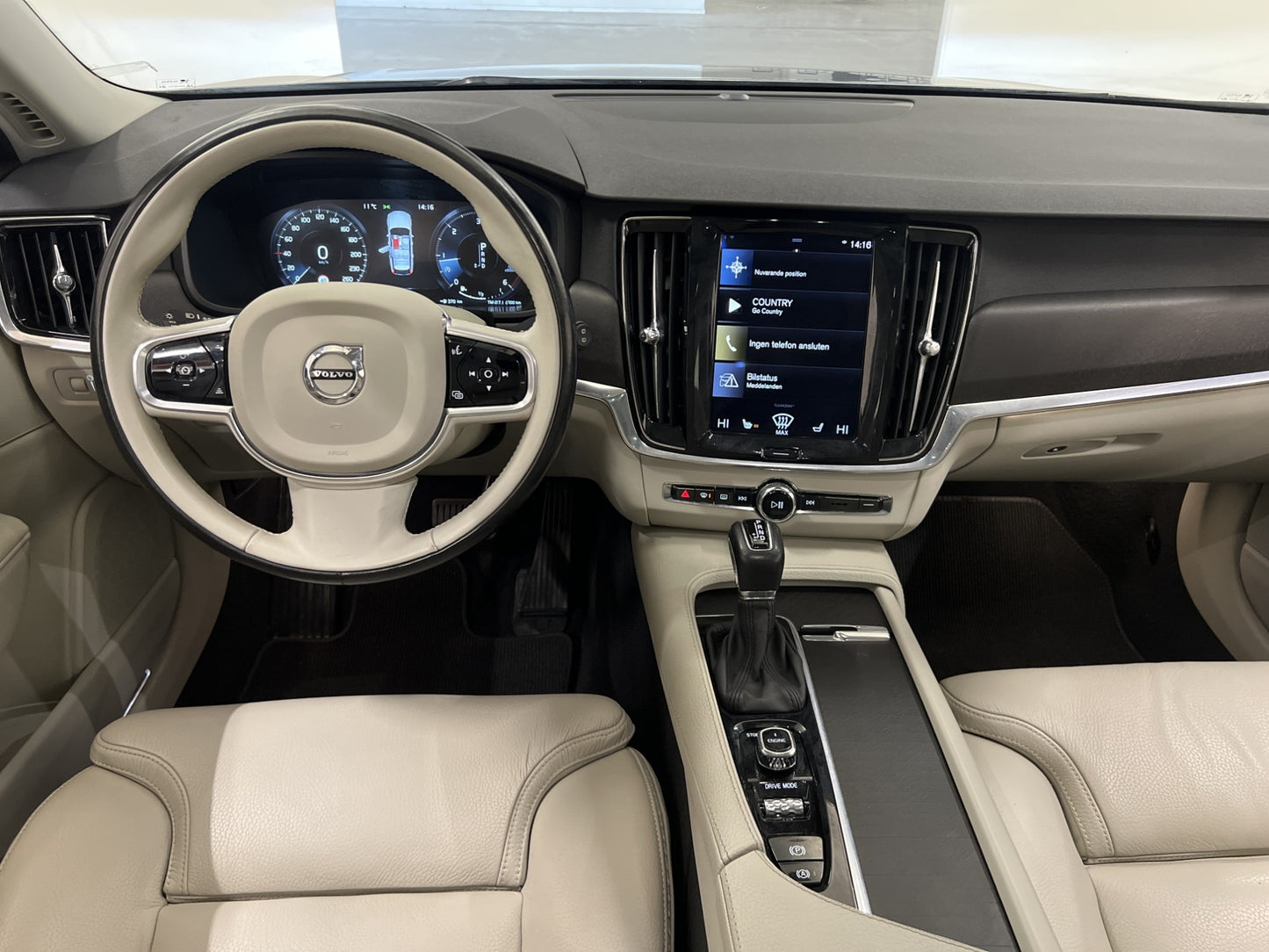 Volvo V90 Cross Country D5 AWD Pro D-Värm Pano B-Kamera VOC