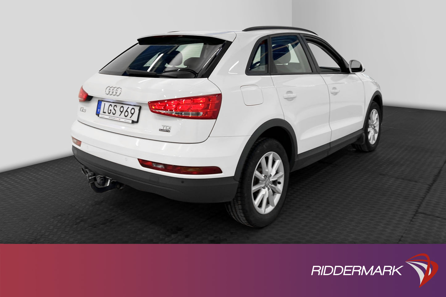 Audi Q3 2.0 TDI quattro 150hk S-Line Halvskinn BT Drag