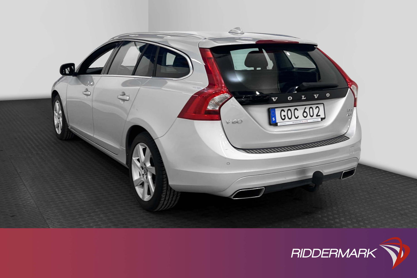 Volvo V60 D4 AWD 181hk Summum Välservad Skinn D-värm Drag