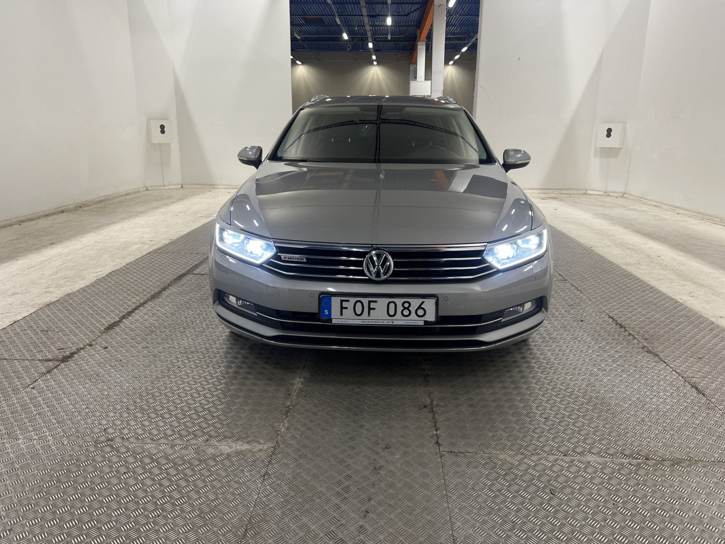 Volkswagen Passat 2.0 TDI 4Motion 240hk Värmare Navi Drag