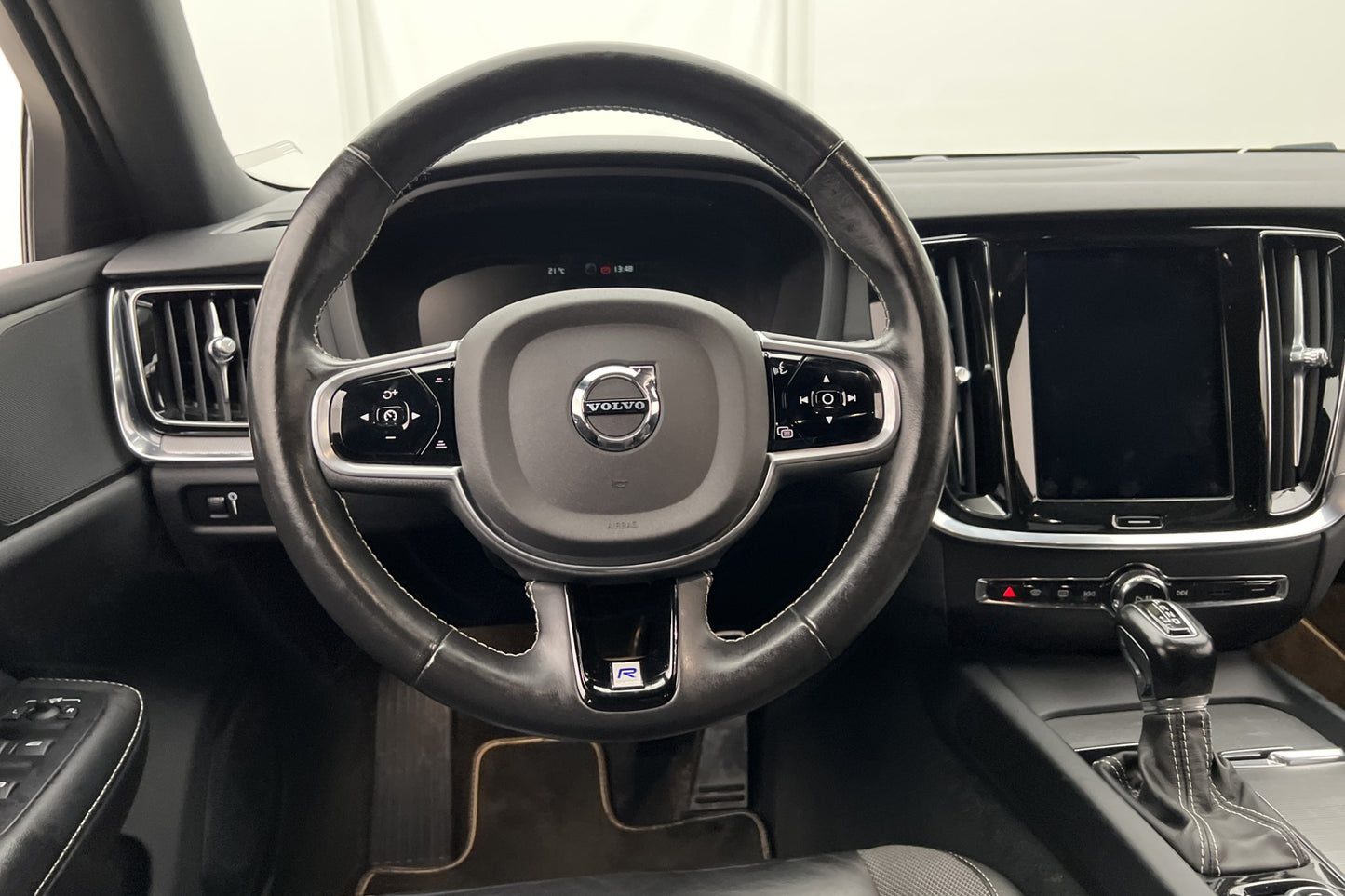 Volvo V60 T4 R-Design VOC Värm Halvskinn Sensorer Välservad