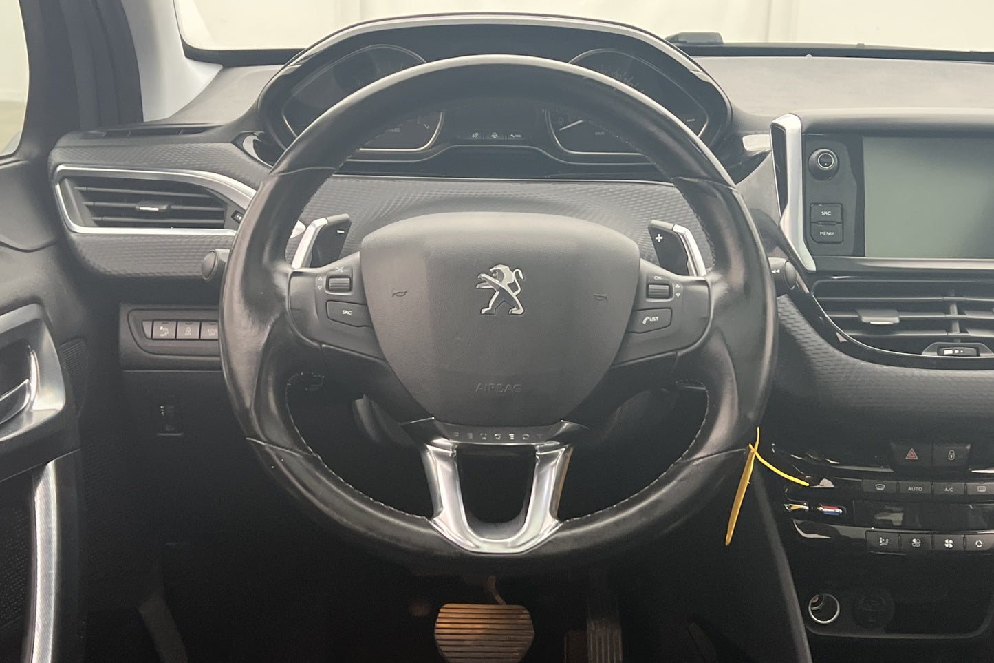 Peugeot 2008 1.2 VTi 82hk Allure Pano Sensorer Välservad