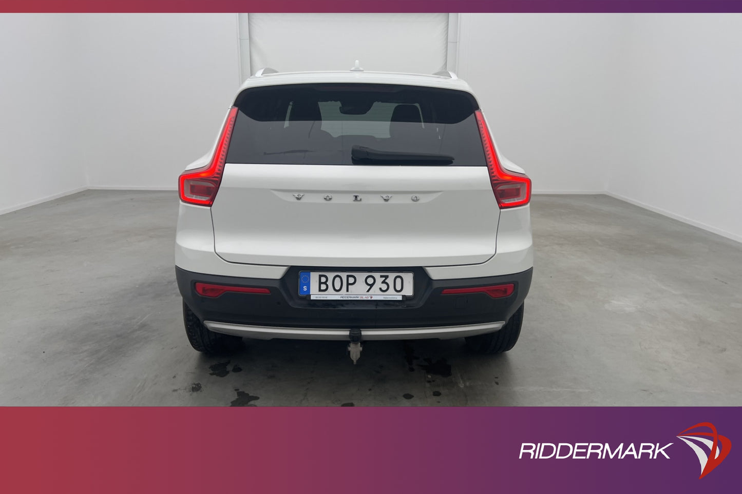 Volvo XC40 D4 AWD Momentum VOC Värm Skinn Kamera BLIS Drag