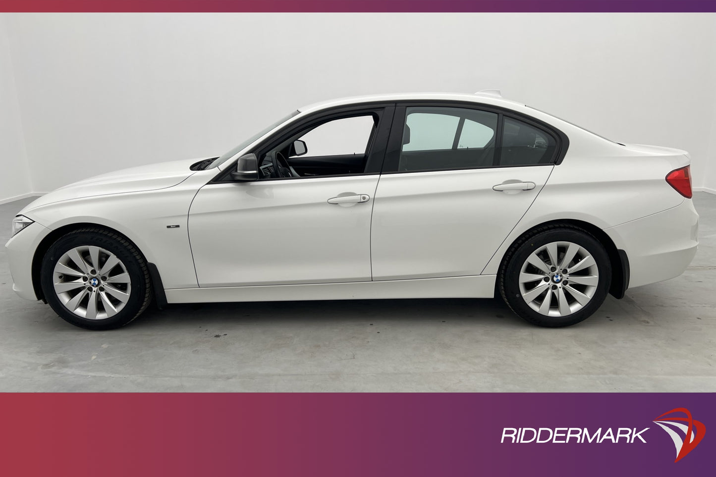 BMW 328 i xDrive Sedan 245hk Sport line Sensorer Rattvärme