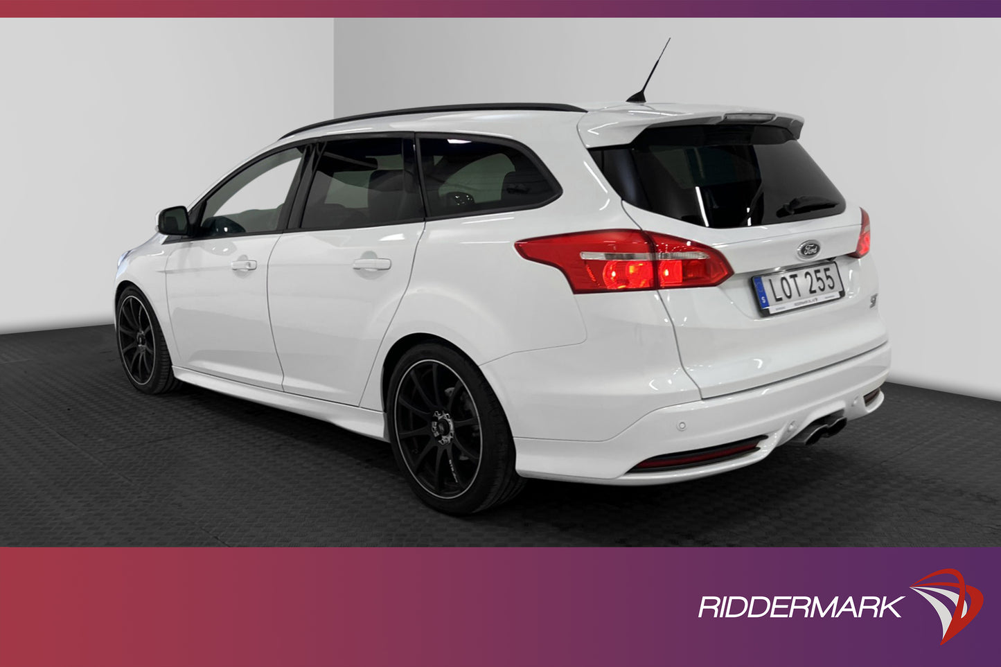 Ford Focus ST Kombi 250hk Recaro Kamera SONY Sportavgas