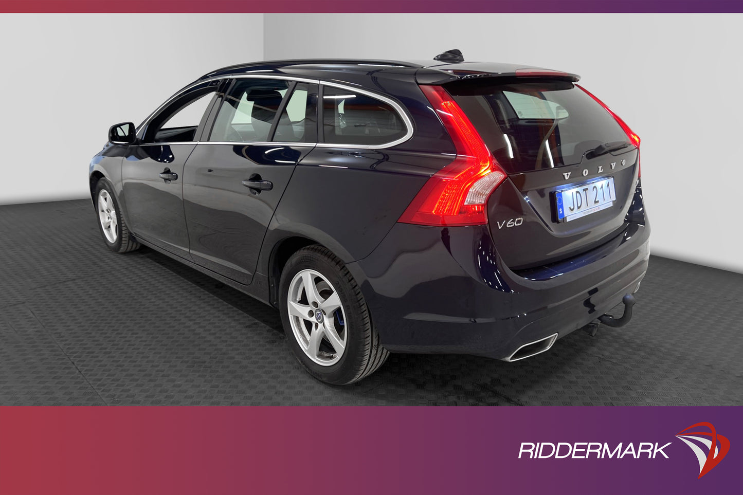 Volvo V60 D4 AWD 190hk Momentum D-värme Rattvärme Drag