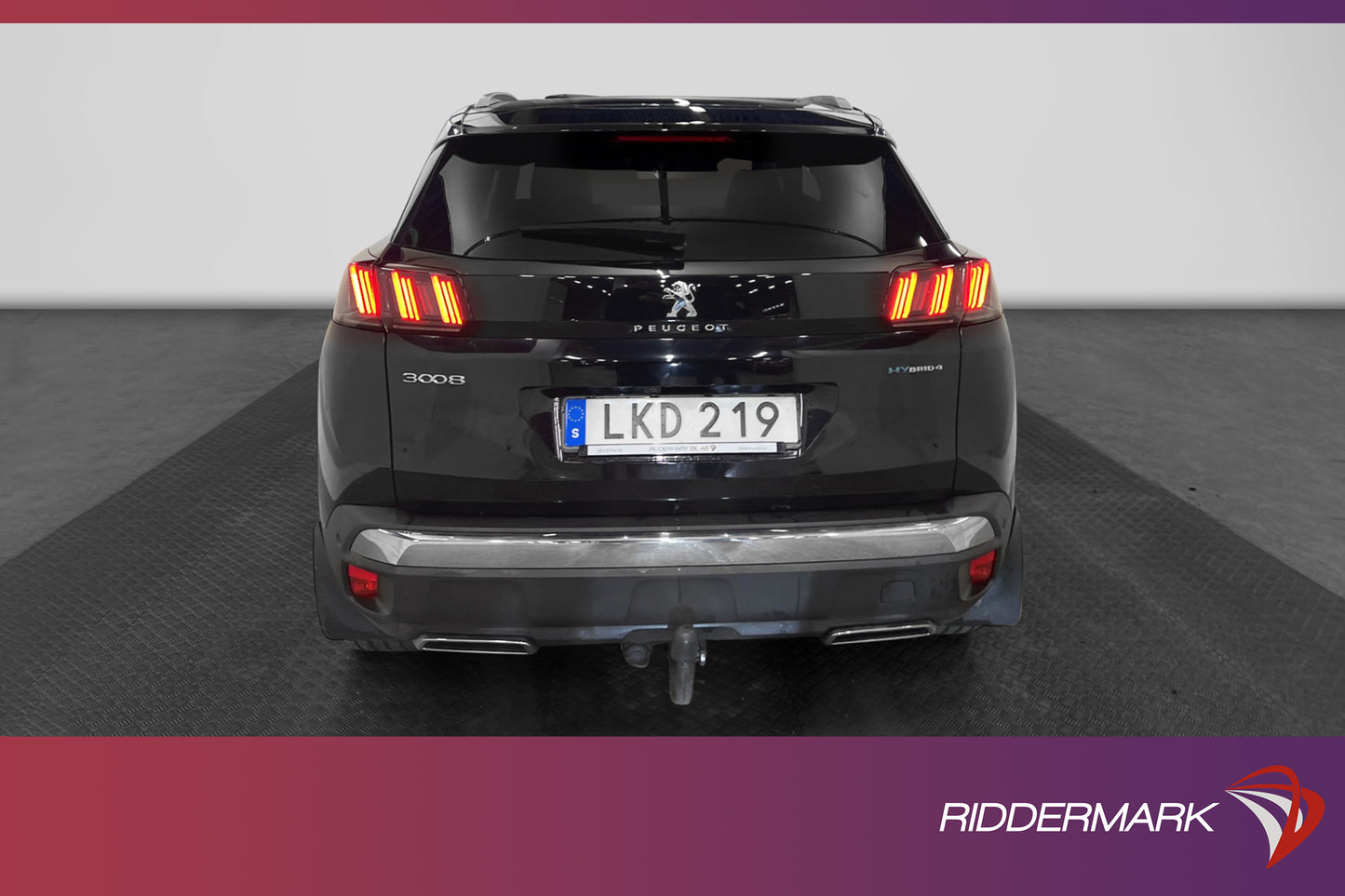 Peugeot 3008 GT HYBRID4 Plug-in AWD 300hk Pano Drag MOMS