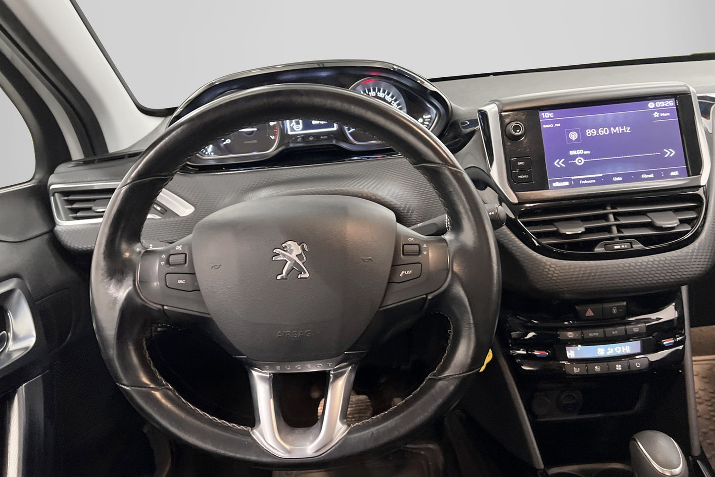 Peugeot 2008 e-THP 110hk Allure Sensorer Carplay Välservad