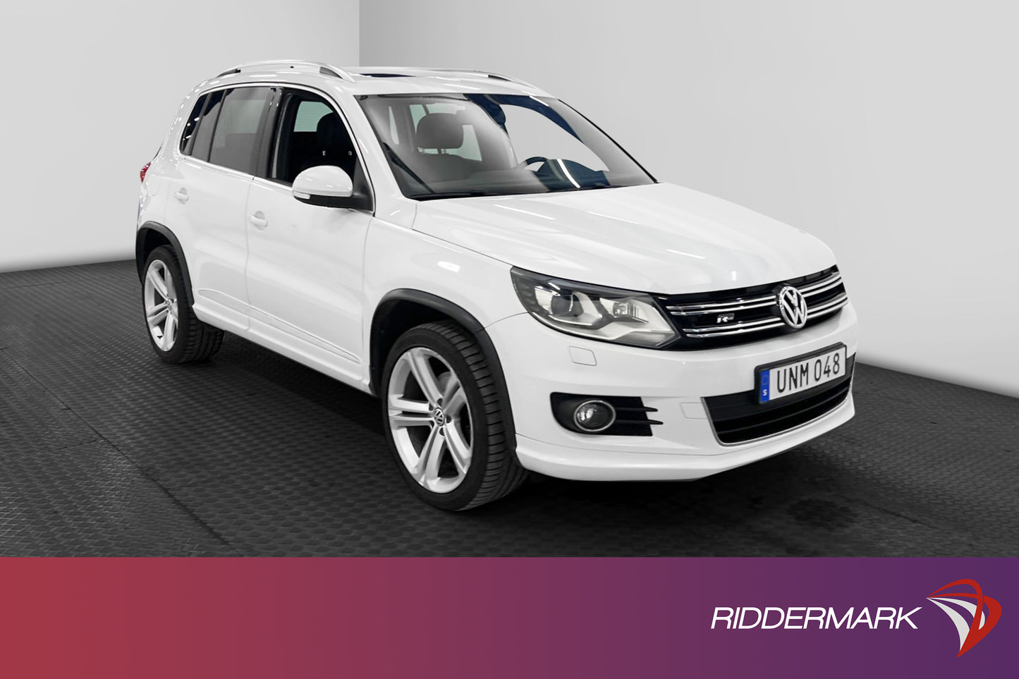 Volkswagen Tiguan 2.0 TDI 4M R-Line D-Värm Skinn Pano B-Kam