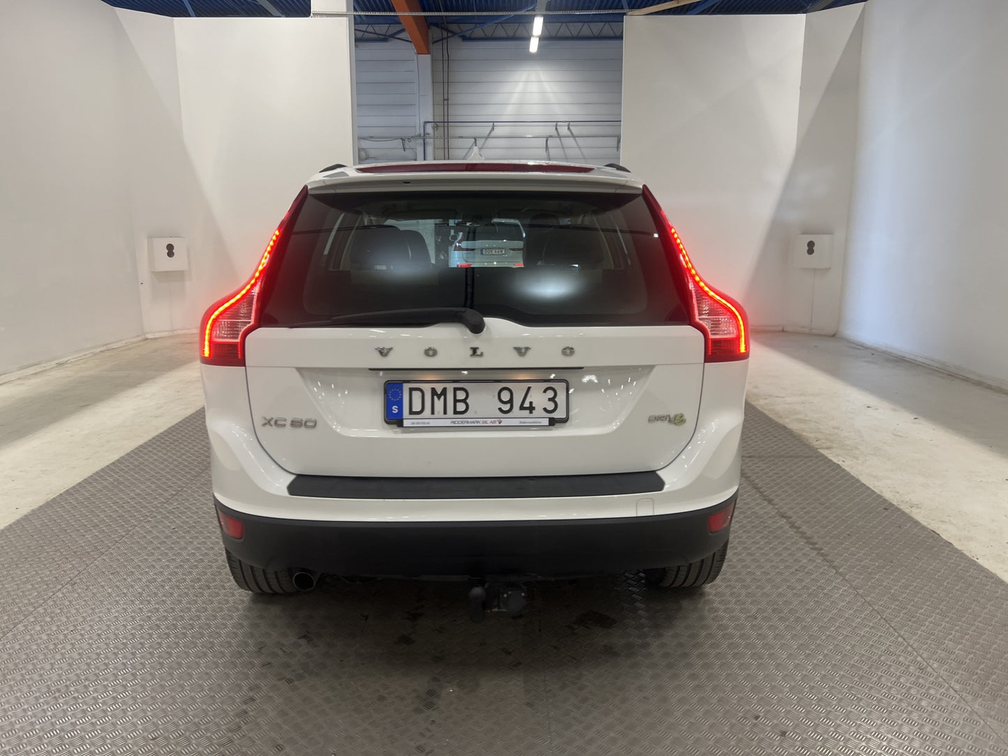 Volvo XC60 D3 163hk Kinetic Pano Skinn Drag M-Värm