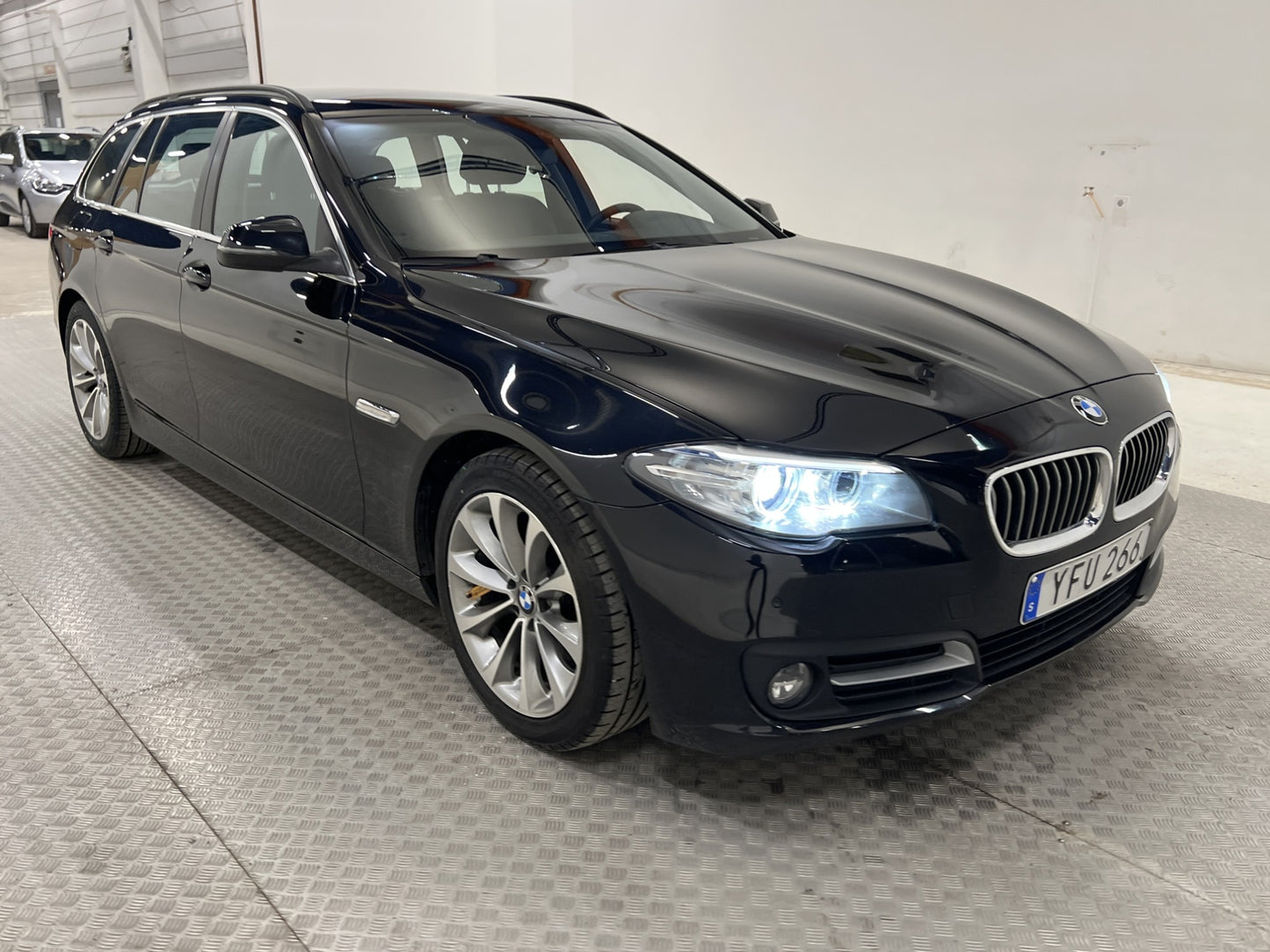 BMW 520d 190hk xDrive Navi Skinn Drag Bluetooth