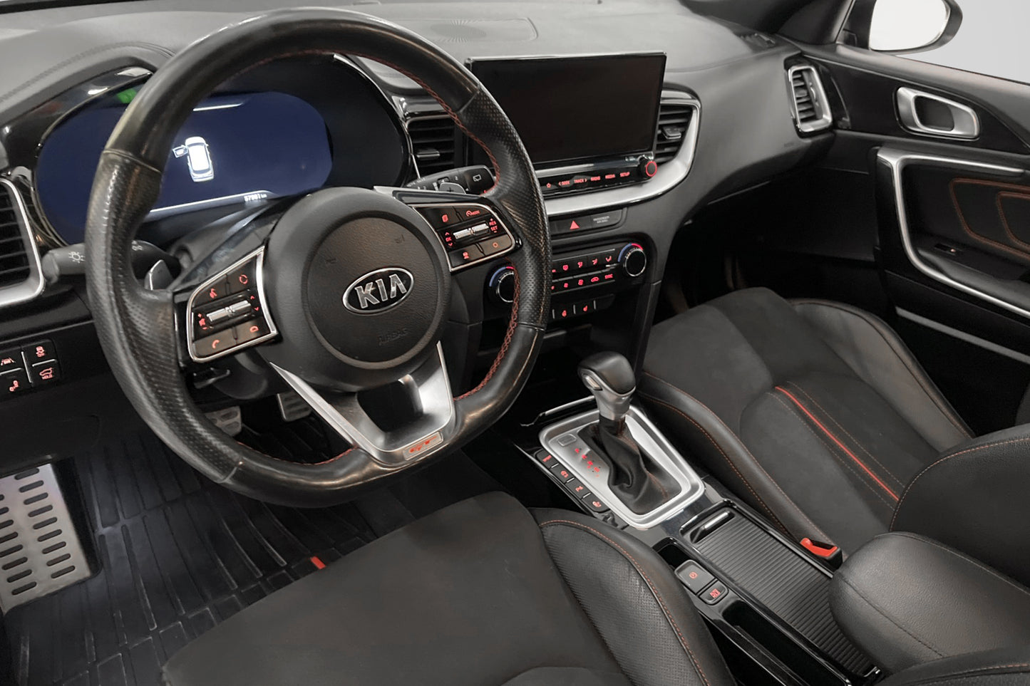 Kia ProCeed 1.6 T-GDI DCT 204hk GT-Line Navi JBL Kamera Drag