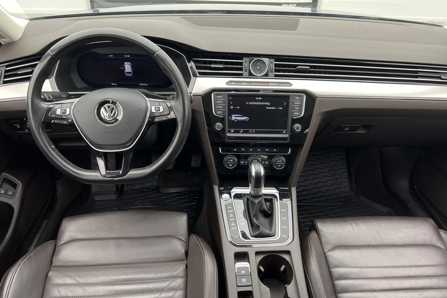 Volkswagen Passat GTE 218hk Executive Cockpit Kamera Drag