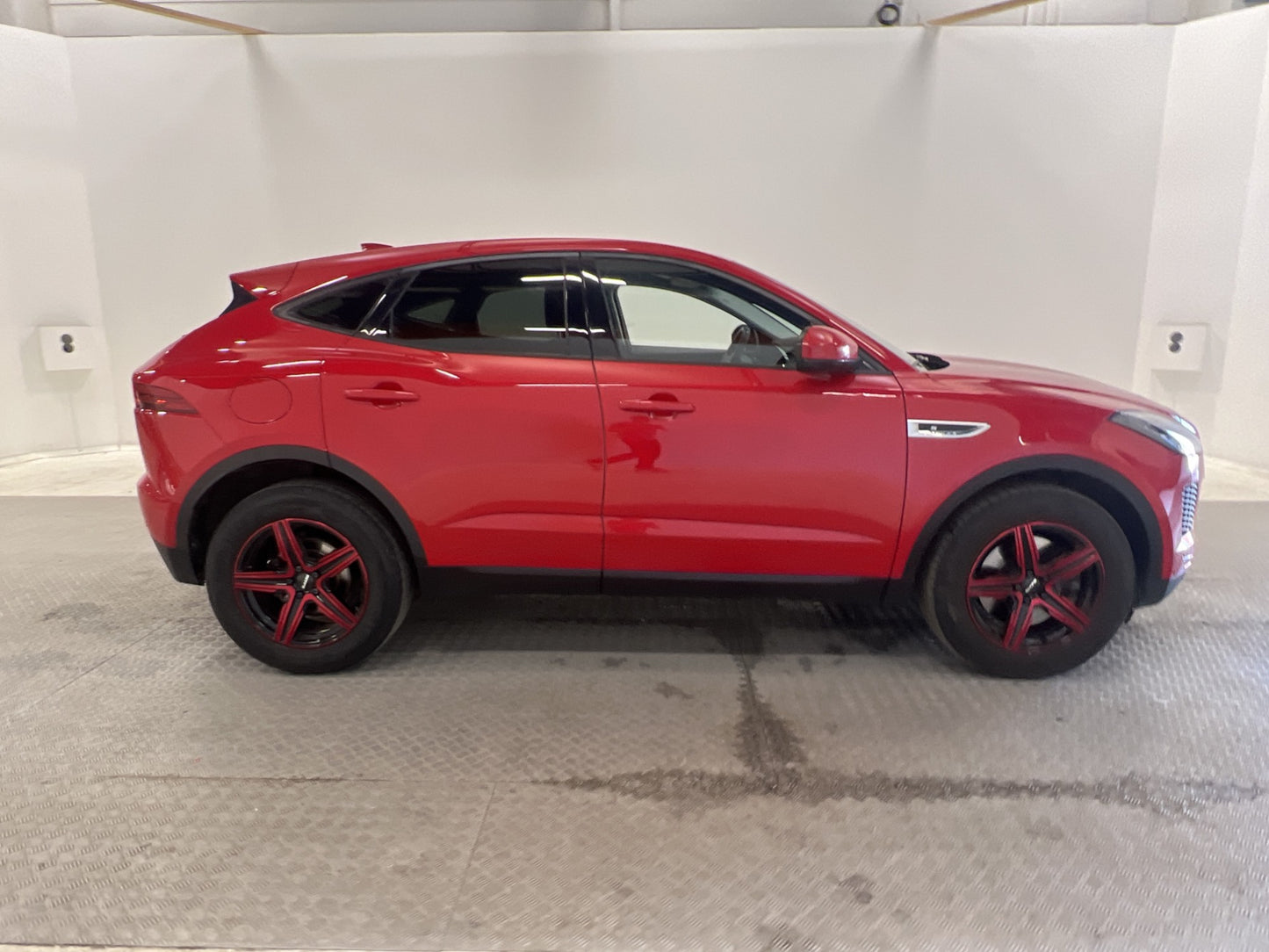 Jaguar E-Pace P200 AWD 200hk Cockpit Navi Meridia Skinn Drag