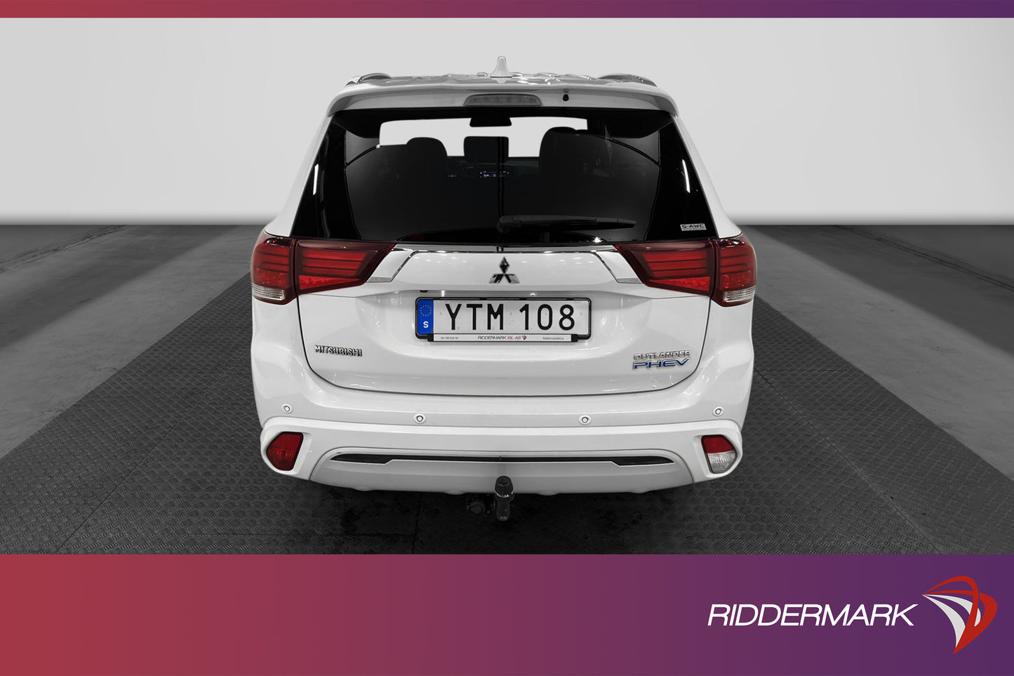 Mitsubishi Outlander P-HEV Hybrid 4WD Business X 360° Drag