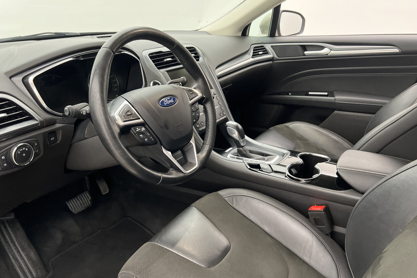 Ford Mondeo Kombi TDCi 150hk Business Värm Kamera Navi