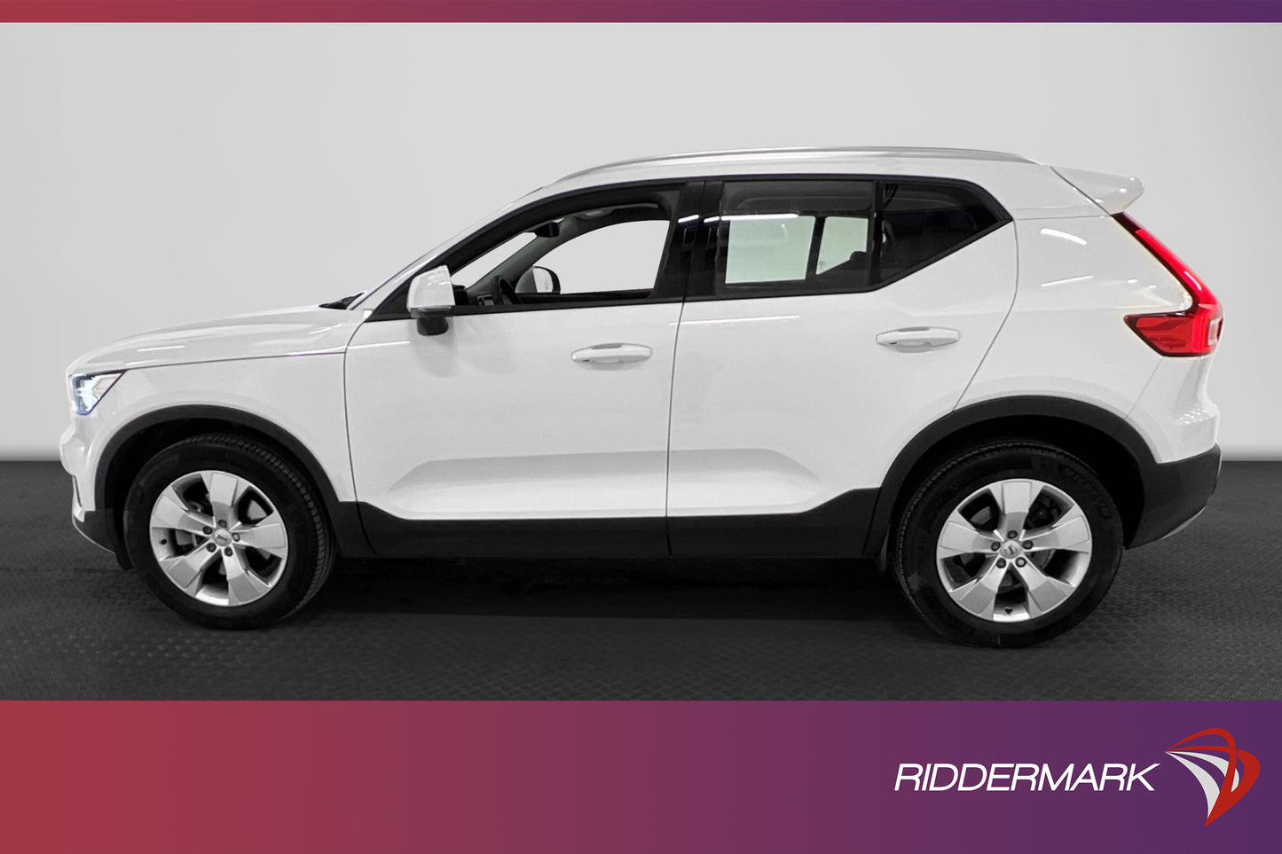 Volvo XC40 B4 197hk Momentum VOC Värmare Kamera BLIS