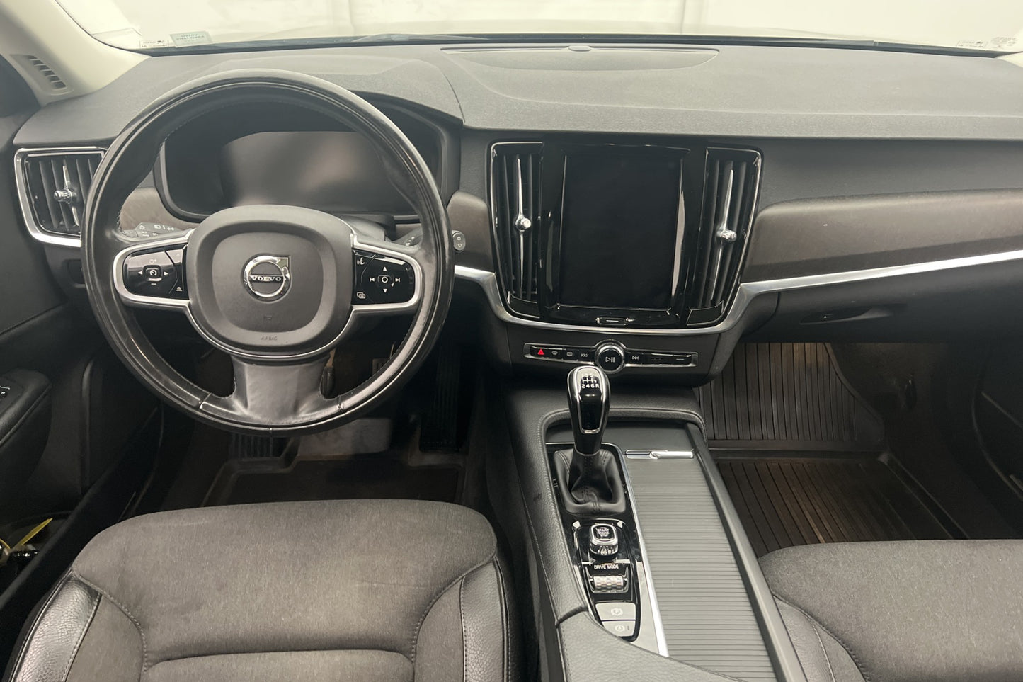 Volvo V90 D4 Cross Country AWD Plus VOC Pano Sensorer Drag