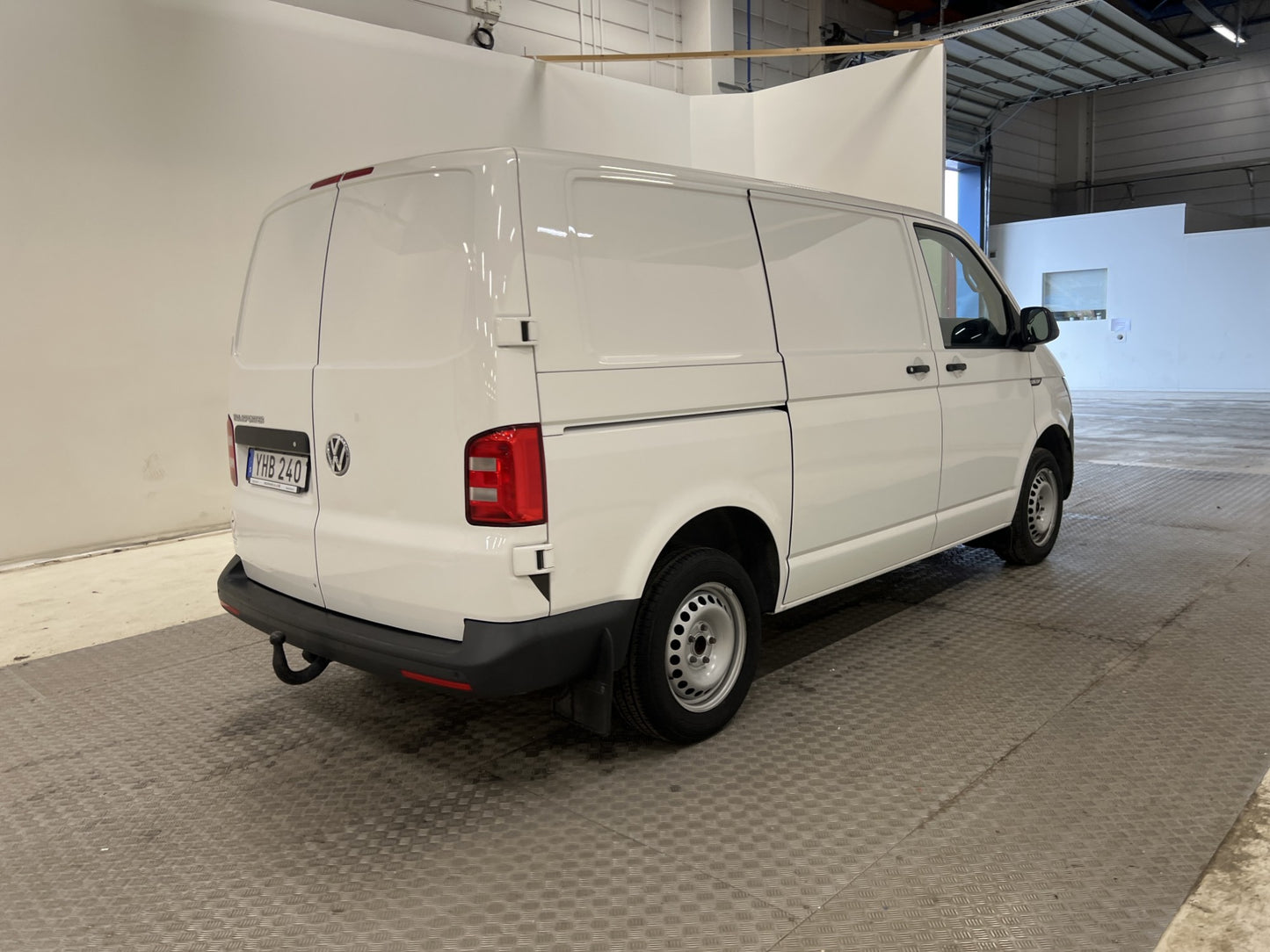 Volkswagen Transporter 150hk DSG Värmare Drag V-inr Moms