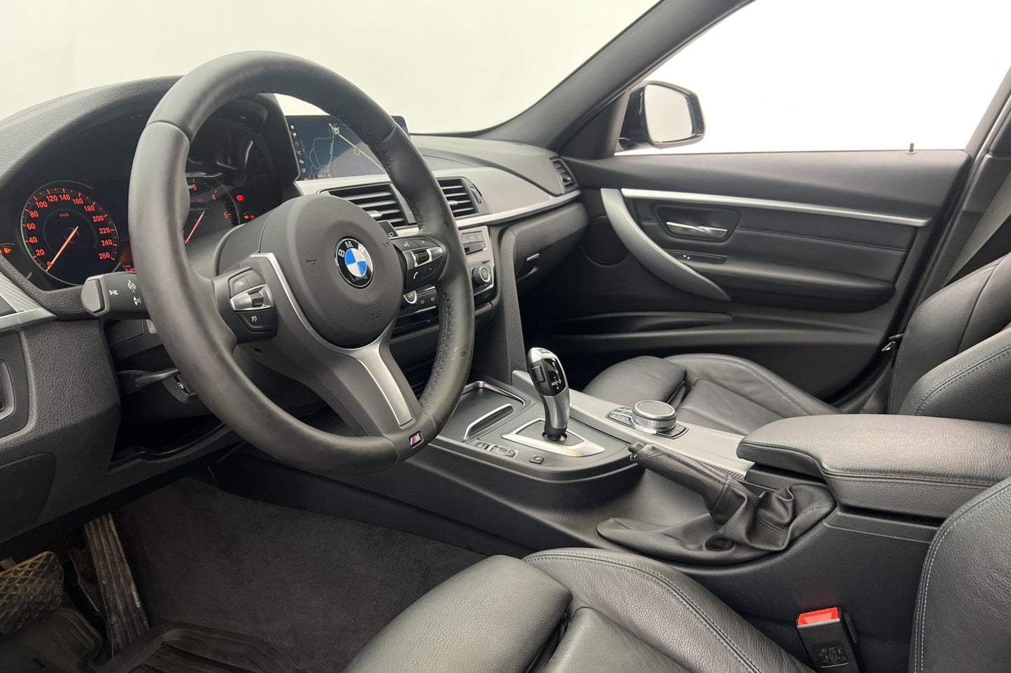 BMW 320 d xDrive Touring M Sport Cockpit Navi Skinn Drag