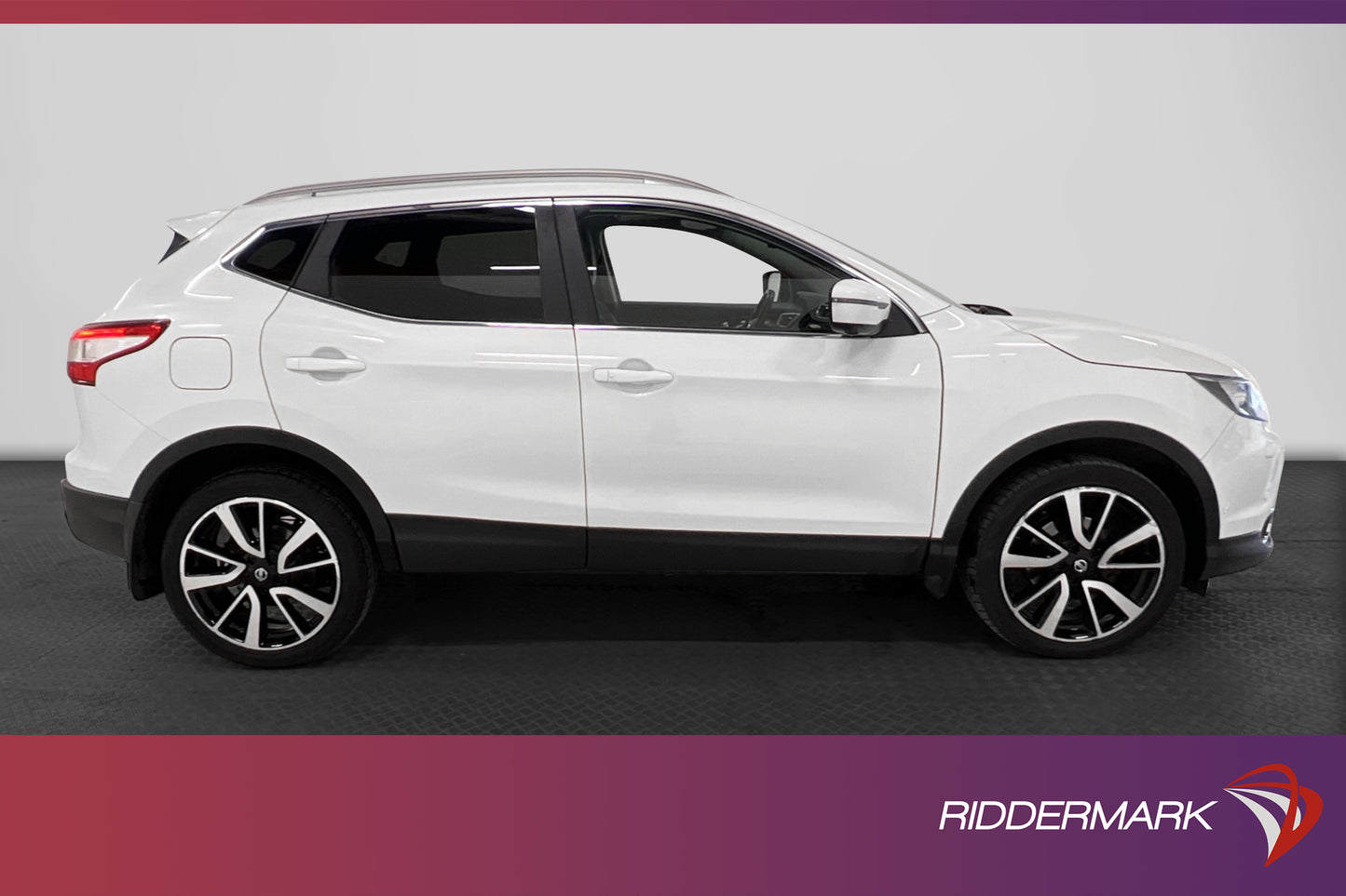 Nissan Qashqai 1.6 dCi 130hk Tekna Pano 360º Kamera Navi