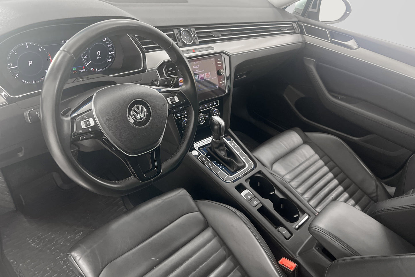 Volkswagen Passat 4M 190hk R-Line Cockpit Värmare Skinn Drag