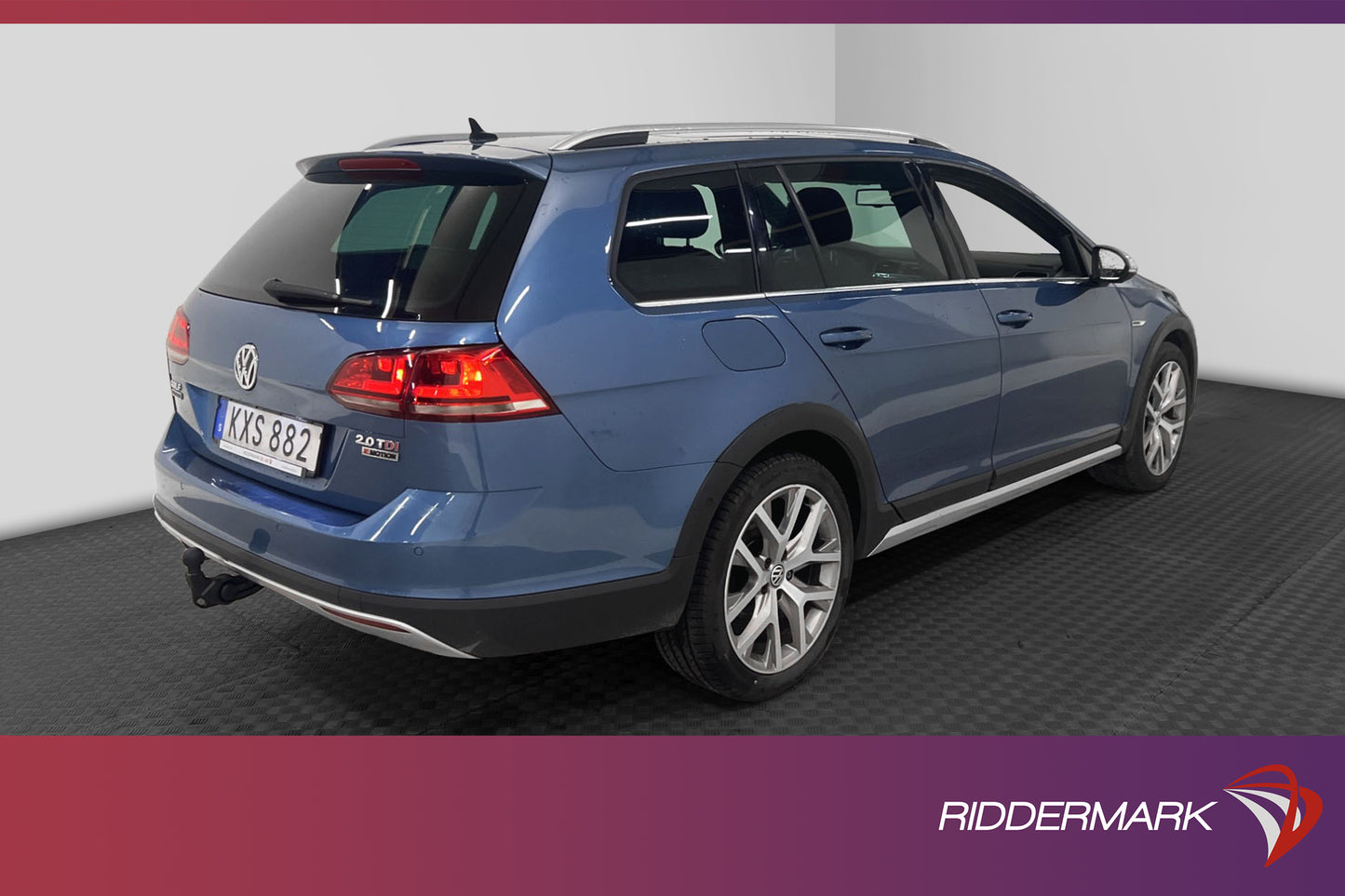 Volkswagen Golf Alltrack 4M 184hk Värmare B-kam Drag Pano