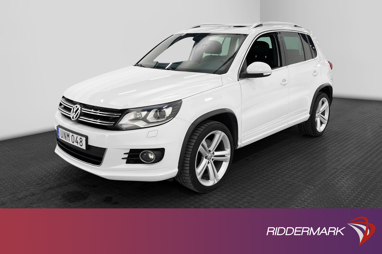 Volkswagen Tiguan 2.0 TDI 4M R-Line D-Värm Skinn Pano B-Kam