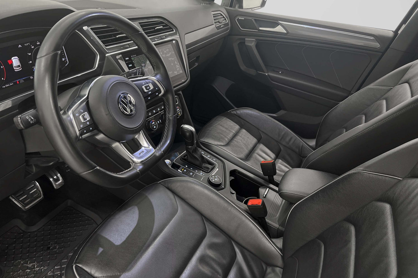 Volkswagen Tiguan Allspace TDI 4M R-Line 360° D-Värm Cockpit