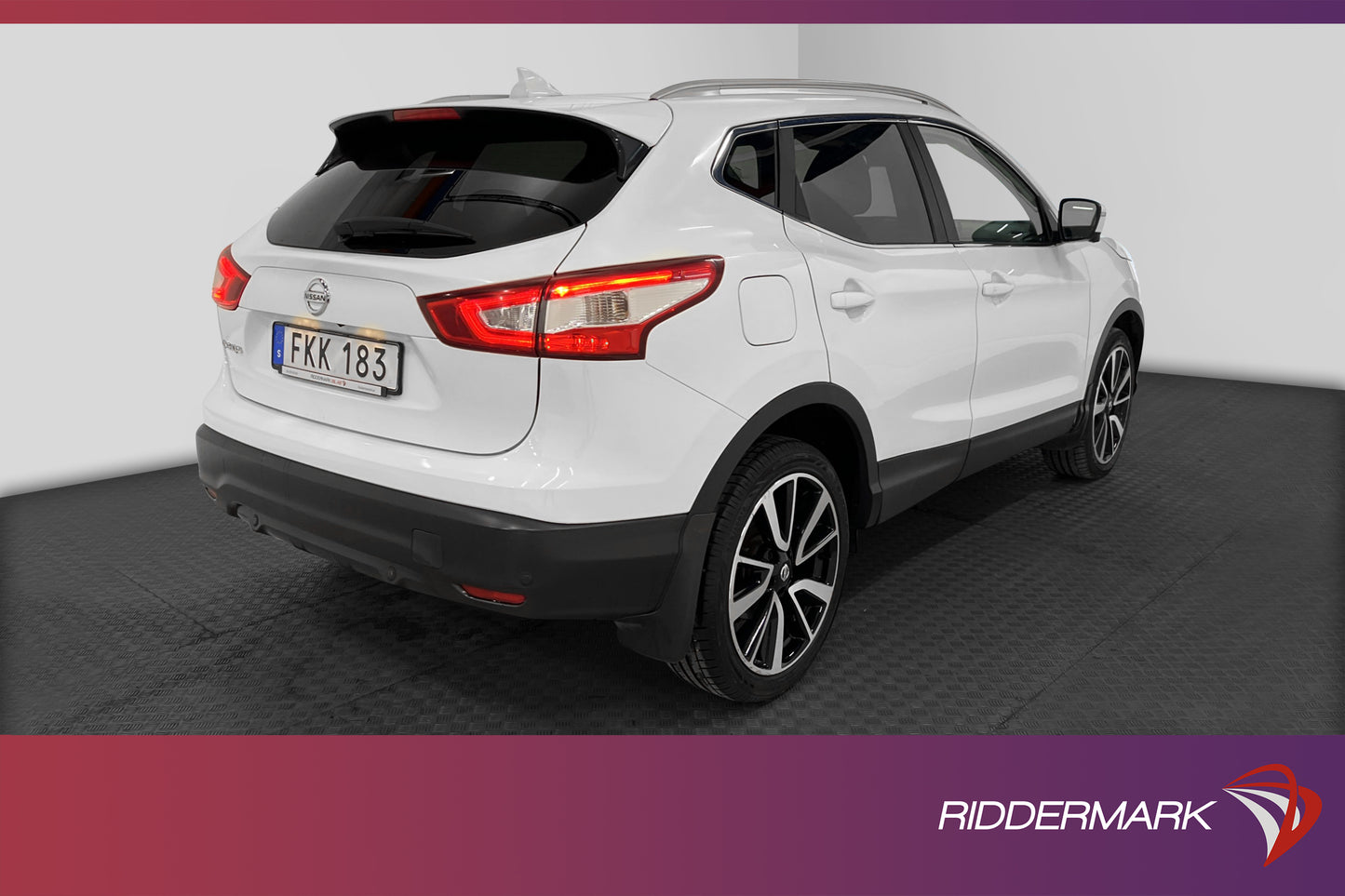 Nissan Qashqai 1.6 dCi 130hk Tekna Pano 360º Kamera Navi